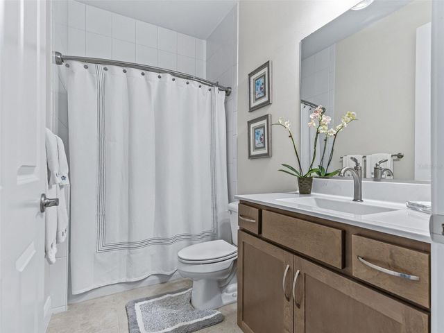 3828 OAK POINTE DRIVE, Lady Lake, FL 32159