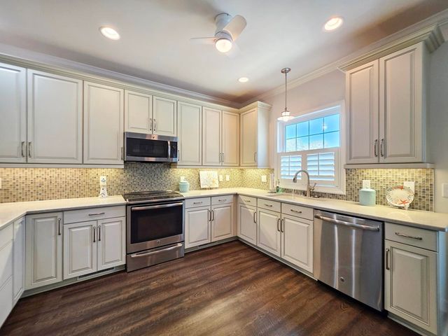 601 Hillside Dr N Apt 1203, North Myrtle Beach, SC 29582