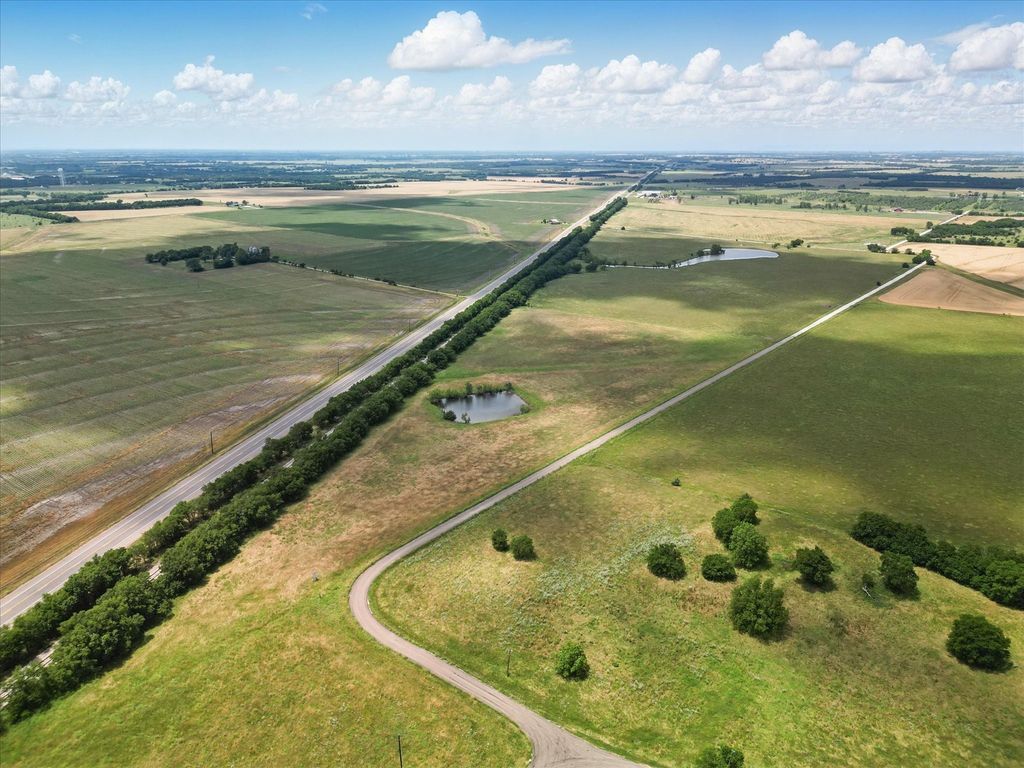 6512 County Road 1050, Celeste, TX 75423