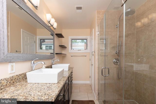 6304 CHAUCER VIEW CIR, Alexandria, VA 22304