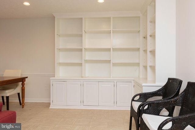 6304 CHAUCER VIEW CIR, Alexandria, VA 22304