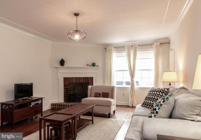 6304 CHAUCER VIEW CIR, Alexandria, VA 22304
