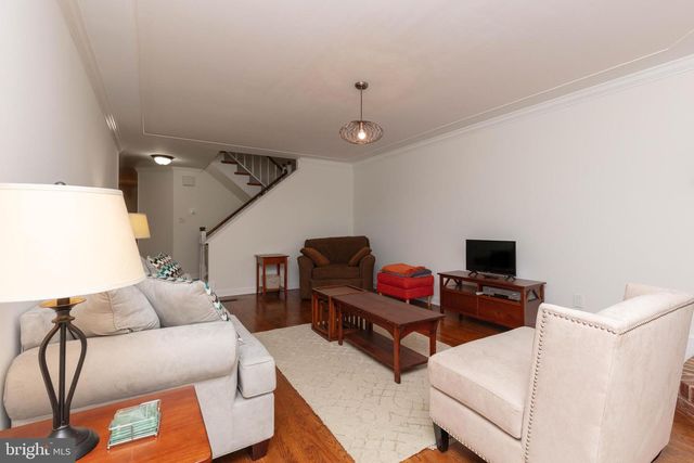 6304 CHAUCER VIEW CIR, Alexandria, VA 22304