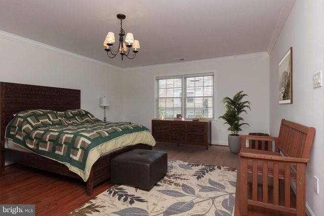 6304 CHAUCER VIEW CIR, Alexandria, VA 22304