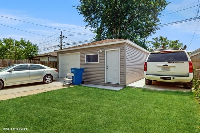 5041 W Fletcher Street, Chicago, IL 60641