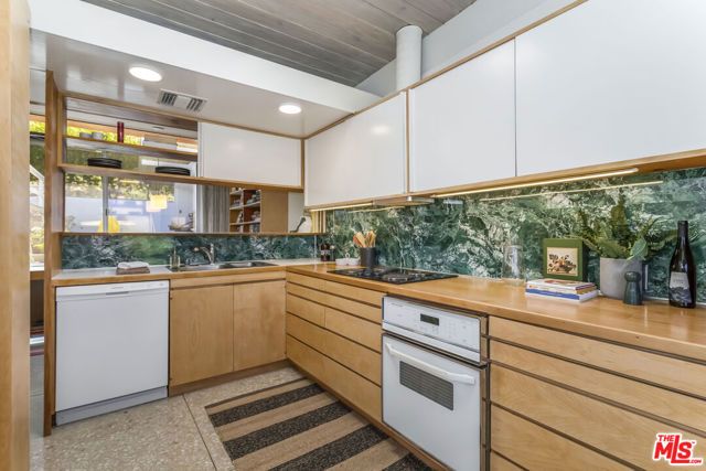 8554 Day Street, Sunland (los Angeles), CA 91040