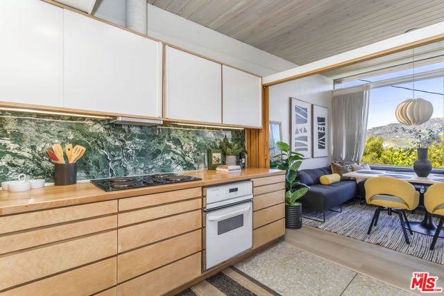 8554 Day Street, Sunland (los Angeles), CA 91040