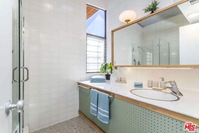 8554 Day Street, Sunland (los Angeles), CA 91040