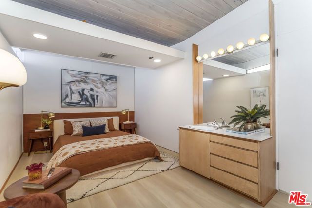 8554 Day Street, Sunland (los Angeles), CA 91040