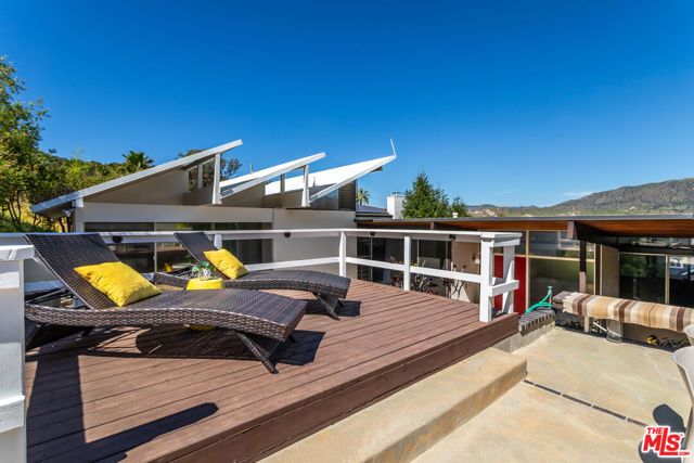 8554 Day Street, Sunland (los Angeles), CA 91040