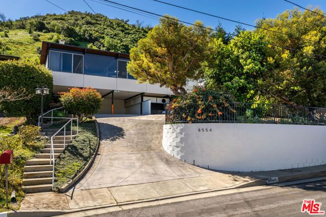 8554 Day Street, Sunland (los Angeles), CA 91040