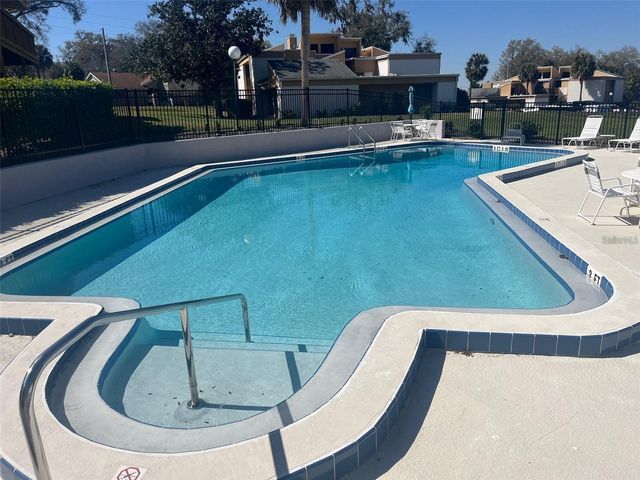 1051 S HIGHLAND STREET 6B, Mount Dora, FL 32757