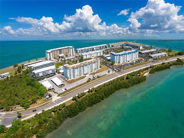 7 ISLAND PARK PLACE 204, Dunedin, FL 34698