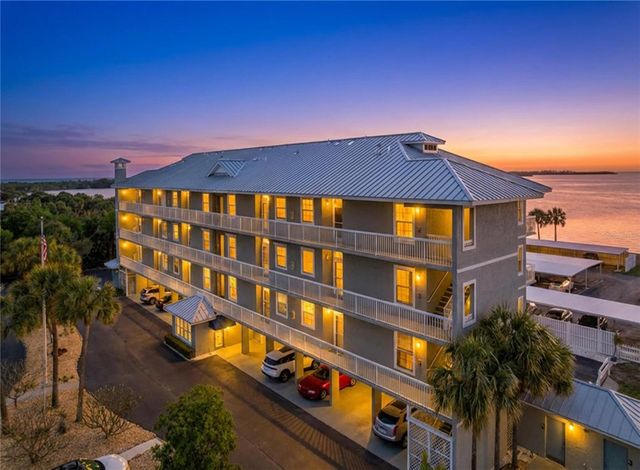 7 ISLAND PARK PLACE 204, Dunedin, FL 34698