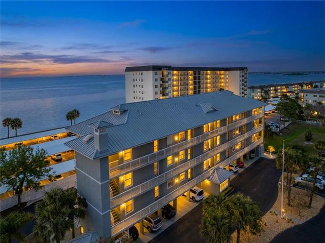 7 ISLAND PARK PLACE 204, Dunedin, FL 34698