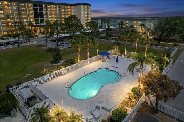 7 ISLAND PARK PLACE 204, Dunedin, FL 34698