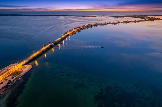 7 ISLAND PARK PLACE 204, Dunedin, FL 34698