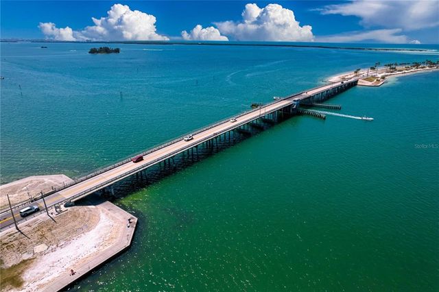 7 ISLAND PARK PLACE 204, Dunedin, FL 34698