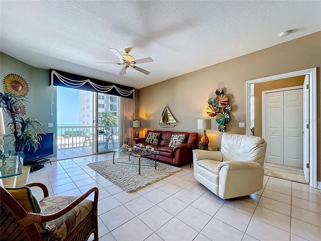 7 ISLAND PARK PLACE 204, Dunedin, FL 34698