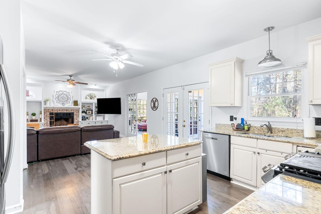 Image 11 of property listing at 112 N Gateshead Crossing, Goose Creek, SC 29445