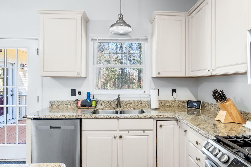 Image 12 of property listing at 112 N Gateshead Crossing, Goose Creek, SC 29445