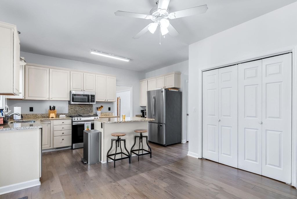 Image 16 of property listing at 112 N Gateshead Crossing, Goose Creek, SC 29445