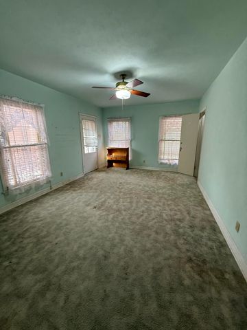 2323 20th Street, Lubbock, TX 79411