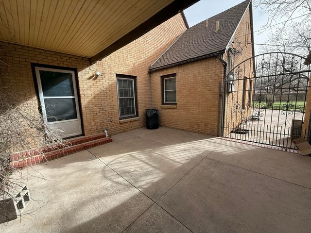 2323 20th Street, Lubbock, TX 79411