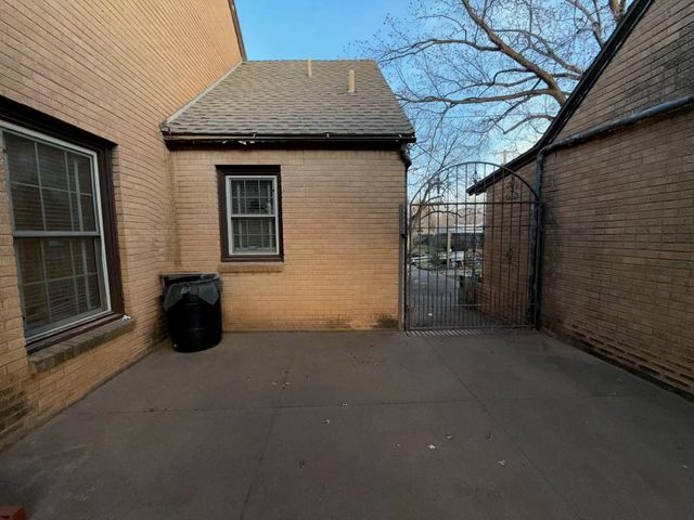 2323 20th Street, Lubbock, TX 79411