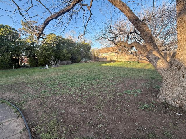 2323 20th Street, Lubbock, TX 79411