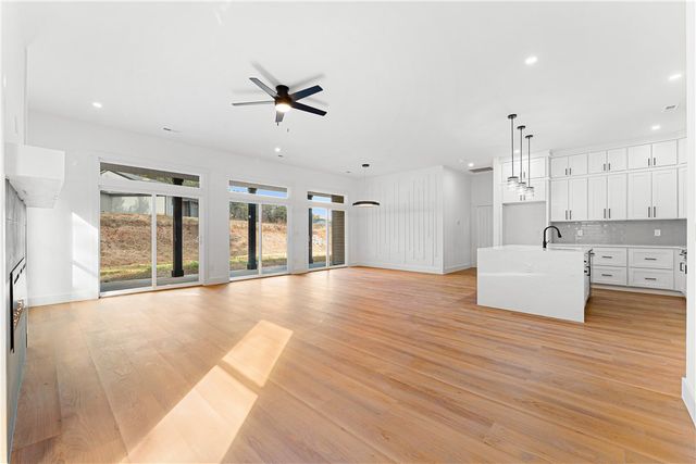 2921 Old Greenville Highway, Central, SC 29630