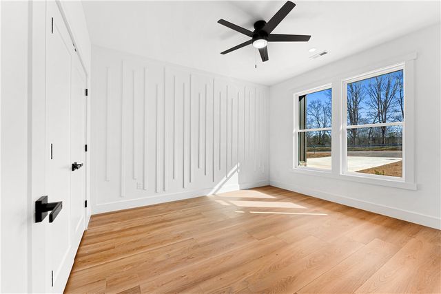 2921 Old Greenville Highway, Central, SC 29630