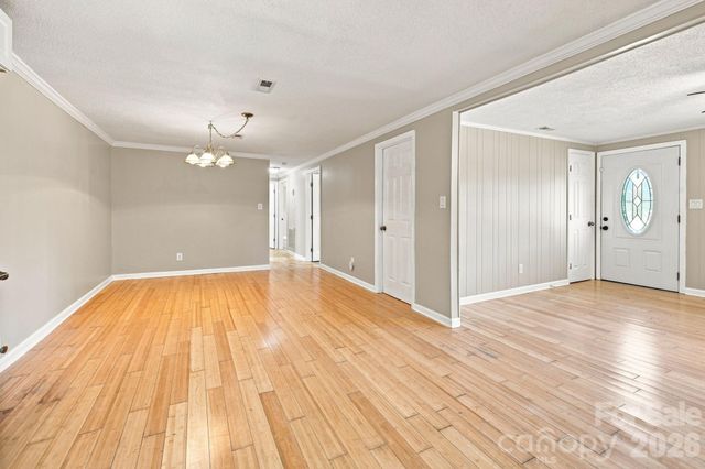 1021 S Caldwell Avenue, Newton, NC 28658