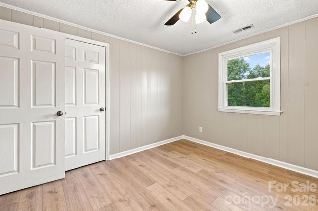 1021 S Caldwell Avenue, Newton, NC 28658
