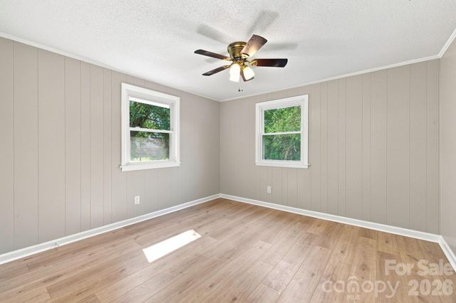 1021 S Caldwell Avenue, Newton, NC 28658