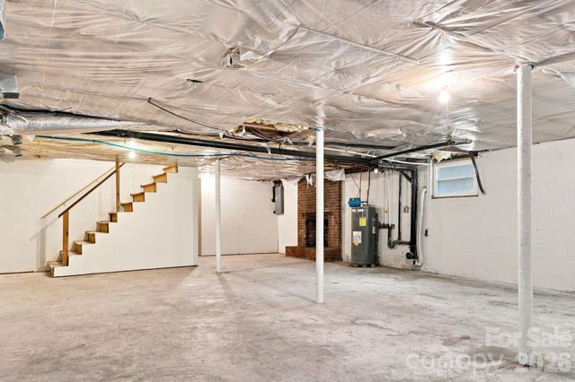 1021 S Caldwell Avenue, Newton, NC 28658