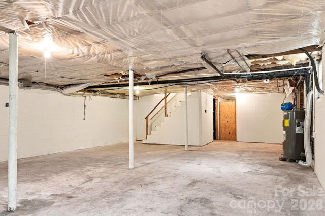 1021 S Caldwell Avenue, Newton, NC 28658