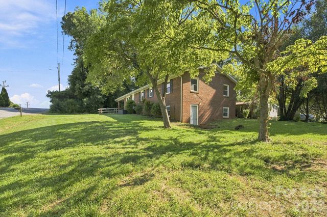 1021 S Caldwell Avenue, Newton, NC 28658