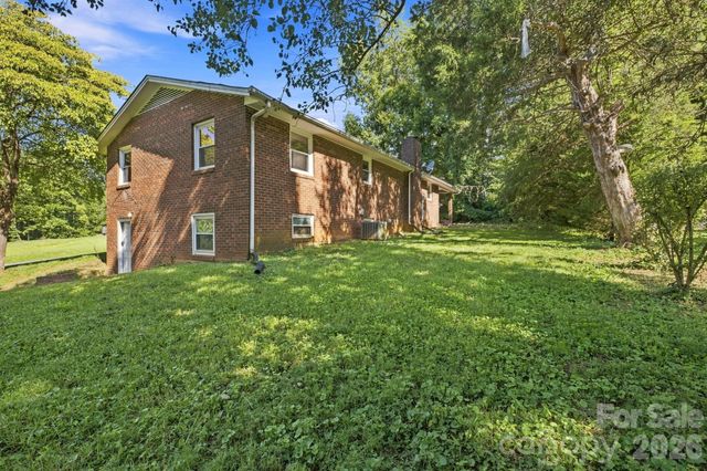 1021 S Caldwell Avenue, Newton, NC 28658