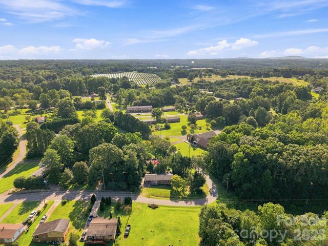 1021 S Caldwell Avenue, Newton, NC 28658