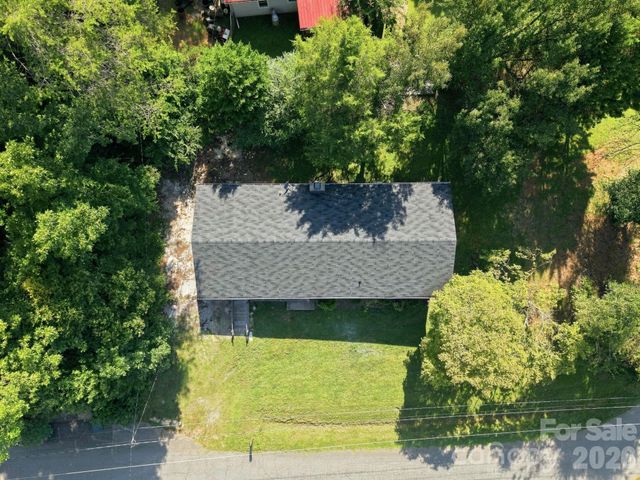 1021 S Caldwell Avenue, Newton, NC 28658