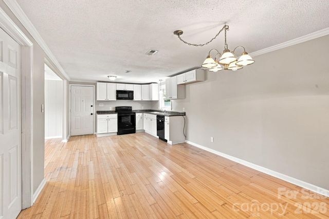 1021 S Caldwell Avenue, Newton, NC 28658