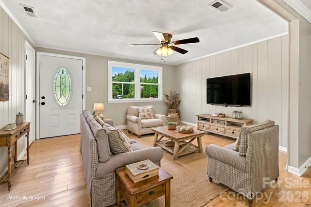 1021 S Caldwell Avenue, Newton, NC 28658