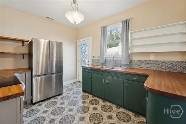 1225 Seiler Avenue, Savannah, GA 31404