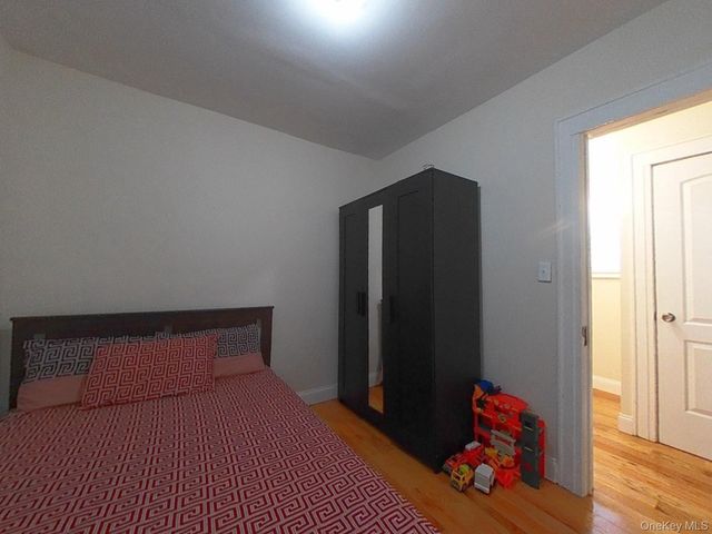 9915 202nd Street, Hollis, NY 11423