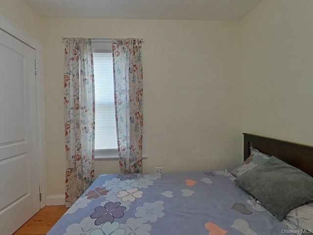 9915 202nd Street, Hollis, NY 11423