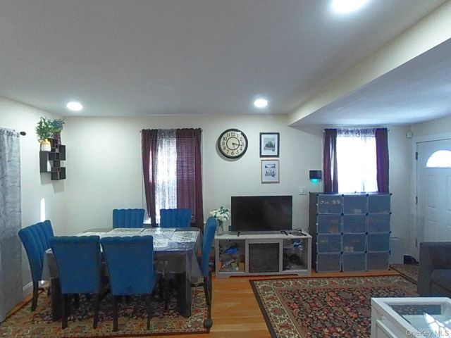 9915 202nd Street, Hollis, NY 11423