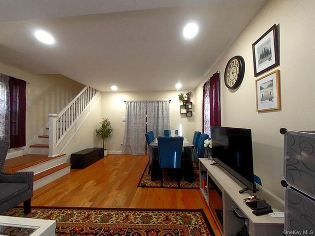 9915 202nd Street, Hollis, NY 11423