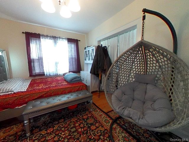 9915 202nd Street, Hollis, NY 11423