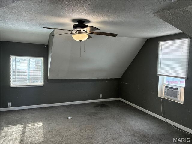 601 8th Street, Highland, IL 62249